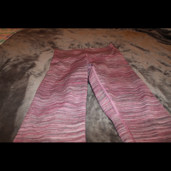 Lulu lemon leggings - Picture 2 of 5